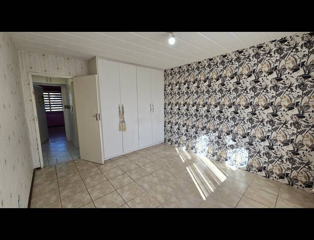 2 BEDROOM SECTIONAL TITLE FOR SALE IN GLENVISTA